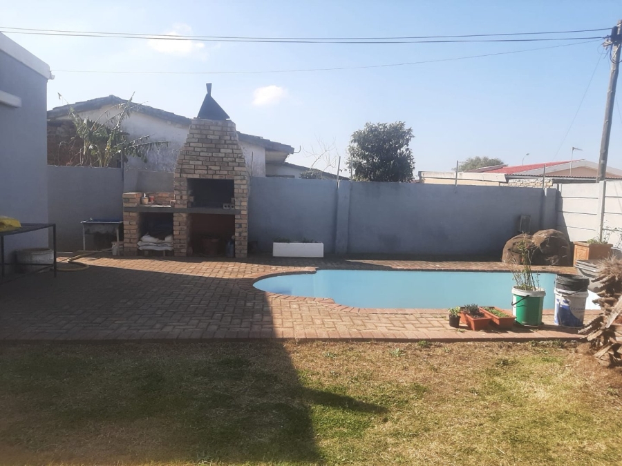 3 Bedroom Property for Sale in Gelvan Park Eastern Cape